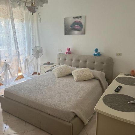 Apartamento Bellissima Stanza Con Parcheggio Gratuito Cinquale Exterior foto