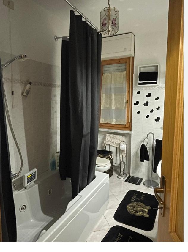 Apartamento Bellissima Stanza Con Parcheggio Gratuito Cinquale Exterior foto